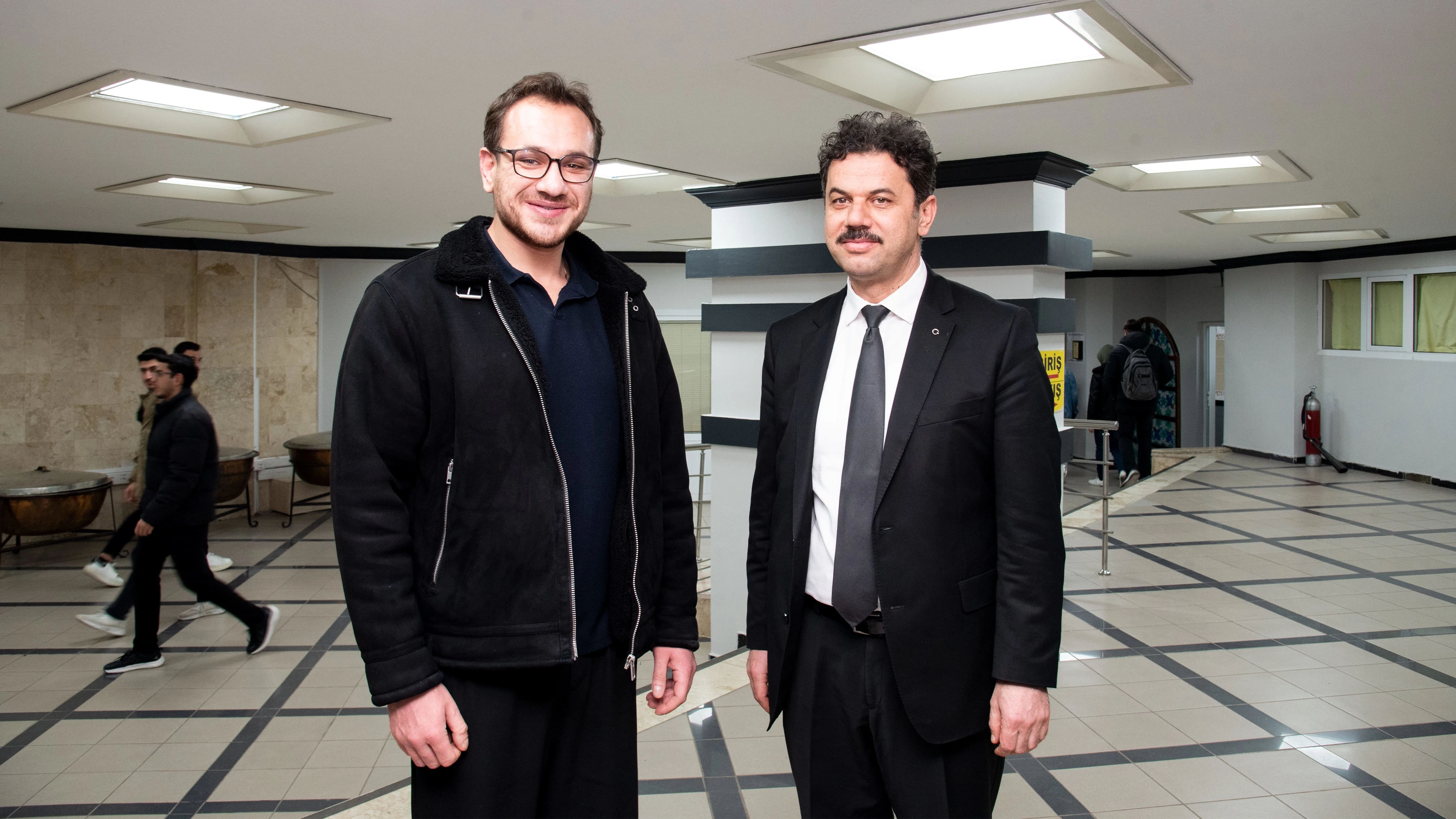 Rektör Yılmaz öğrencilerle iftar yemeğinde bir araya geldi